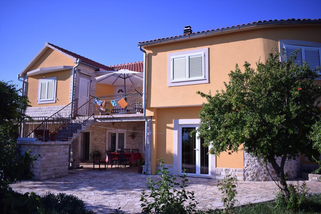 Matanovi Dvori-Krka National Park Hotel Lozovac Exterior photo